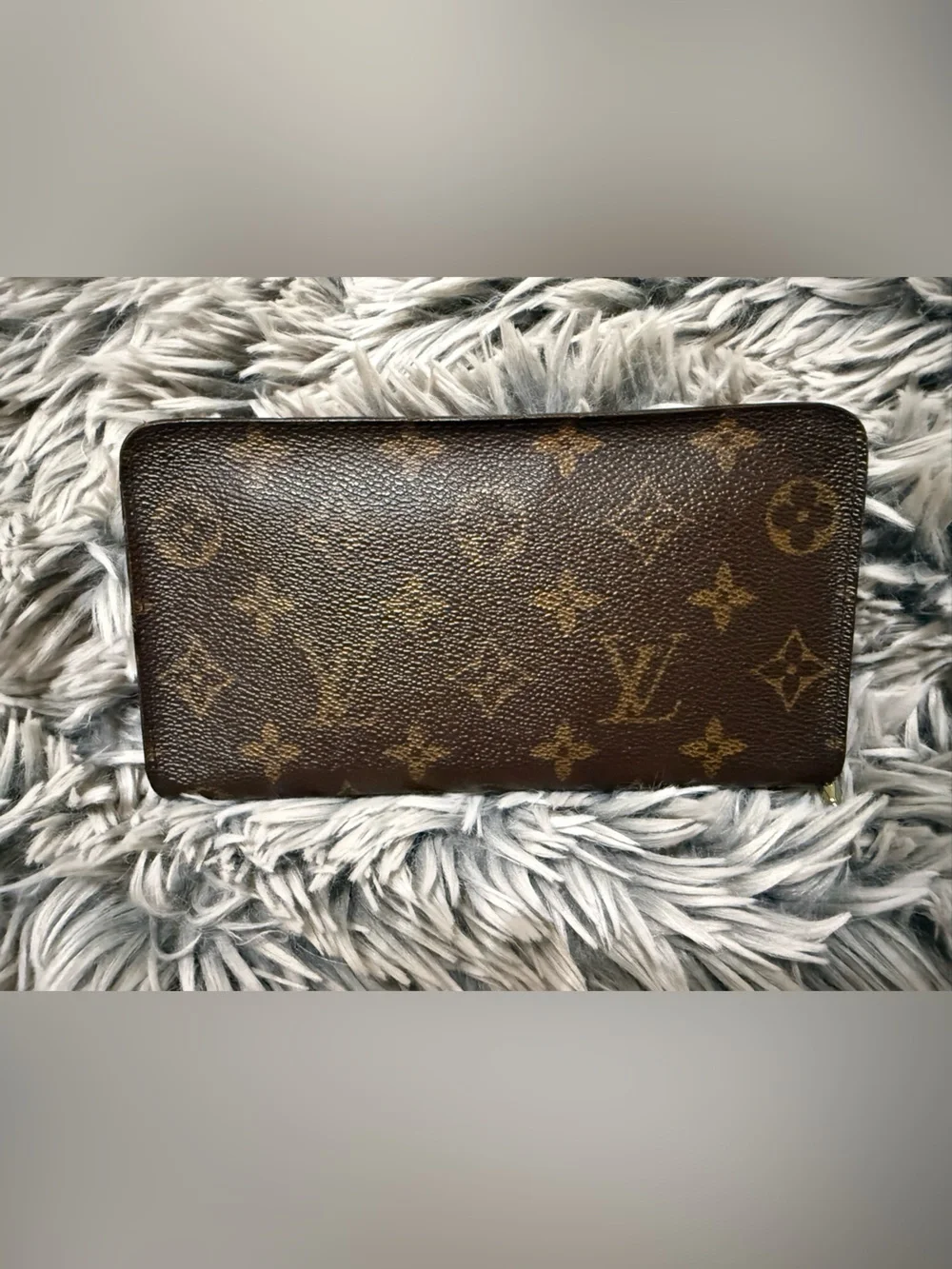 Louis Vuitton Monogram Zip Around Vintage Wallet - Picture 1 of 14
